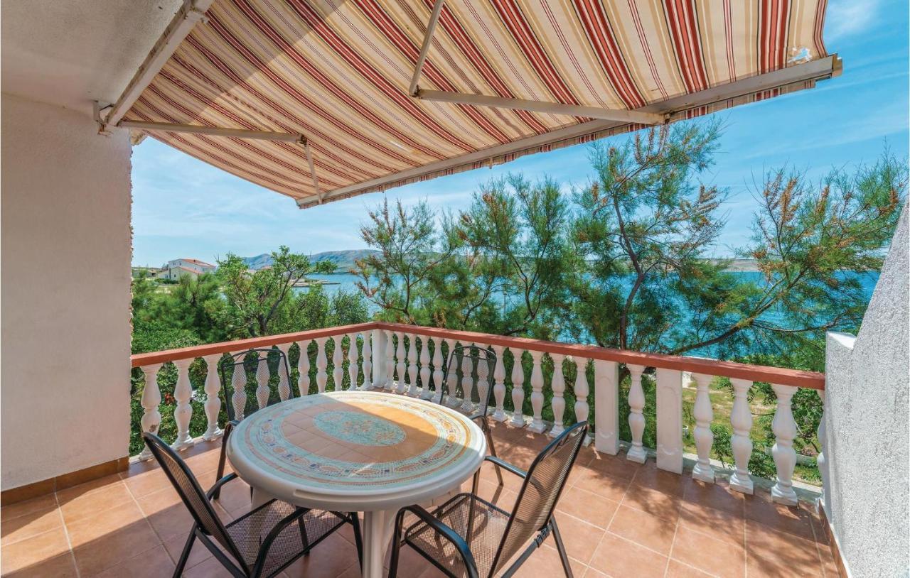 2 Bedroom Lovely Apartment In Kustići Kültér fotó